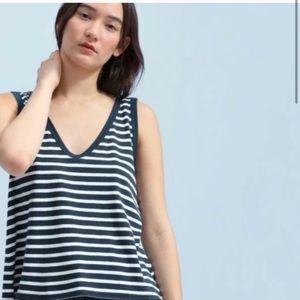Everlane double V striped navy tank